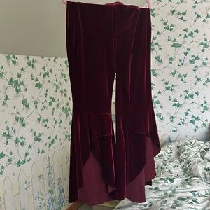 COPY - Never worn
Smoke free home 
Red velvet wide leg pants
Stretchy waist